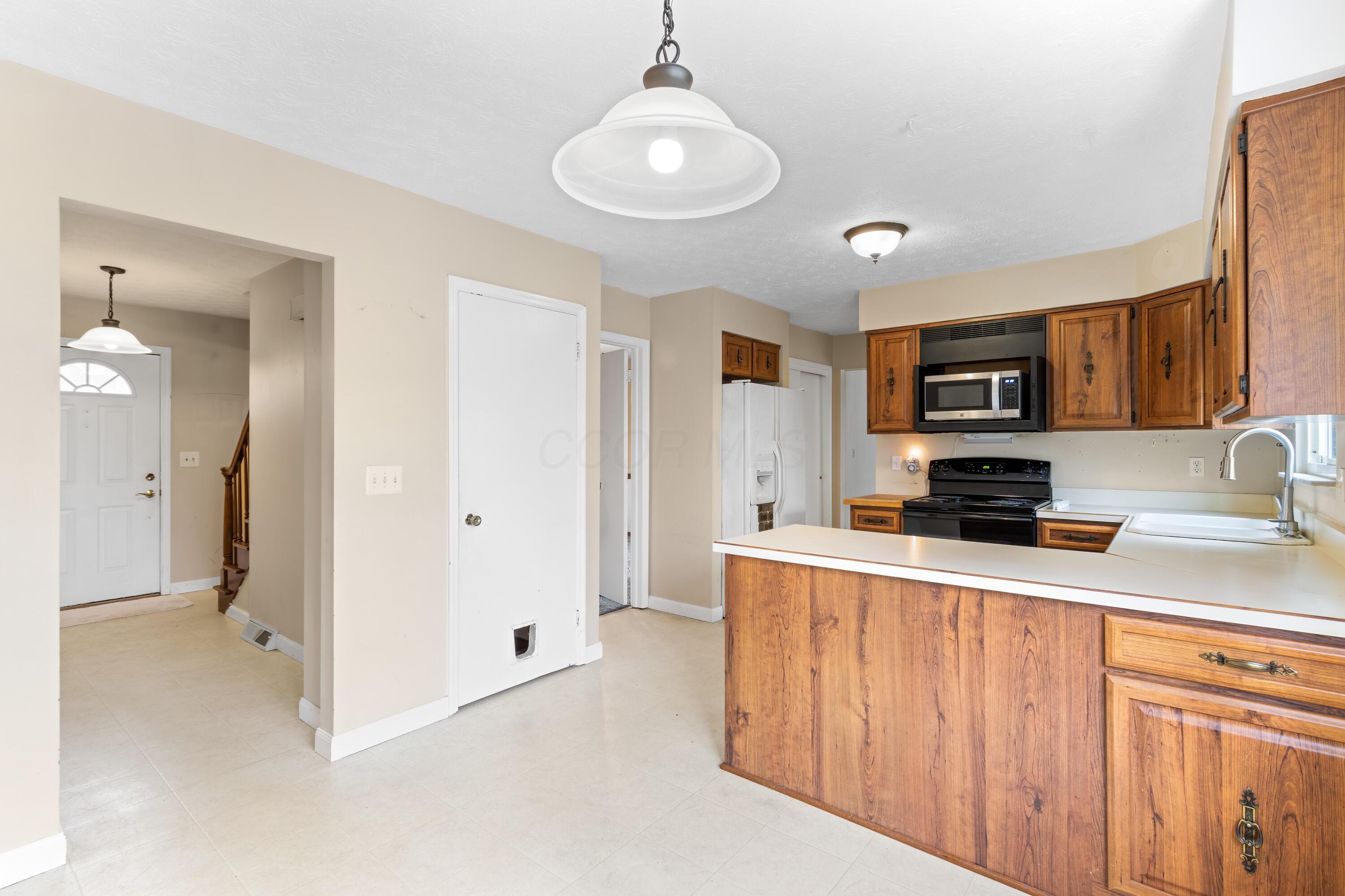 1091 Matterhorn Drive, Reynoldsburg, Ohio image 16