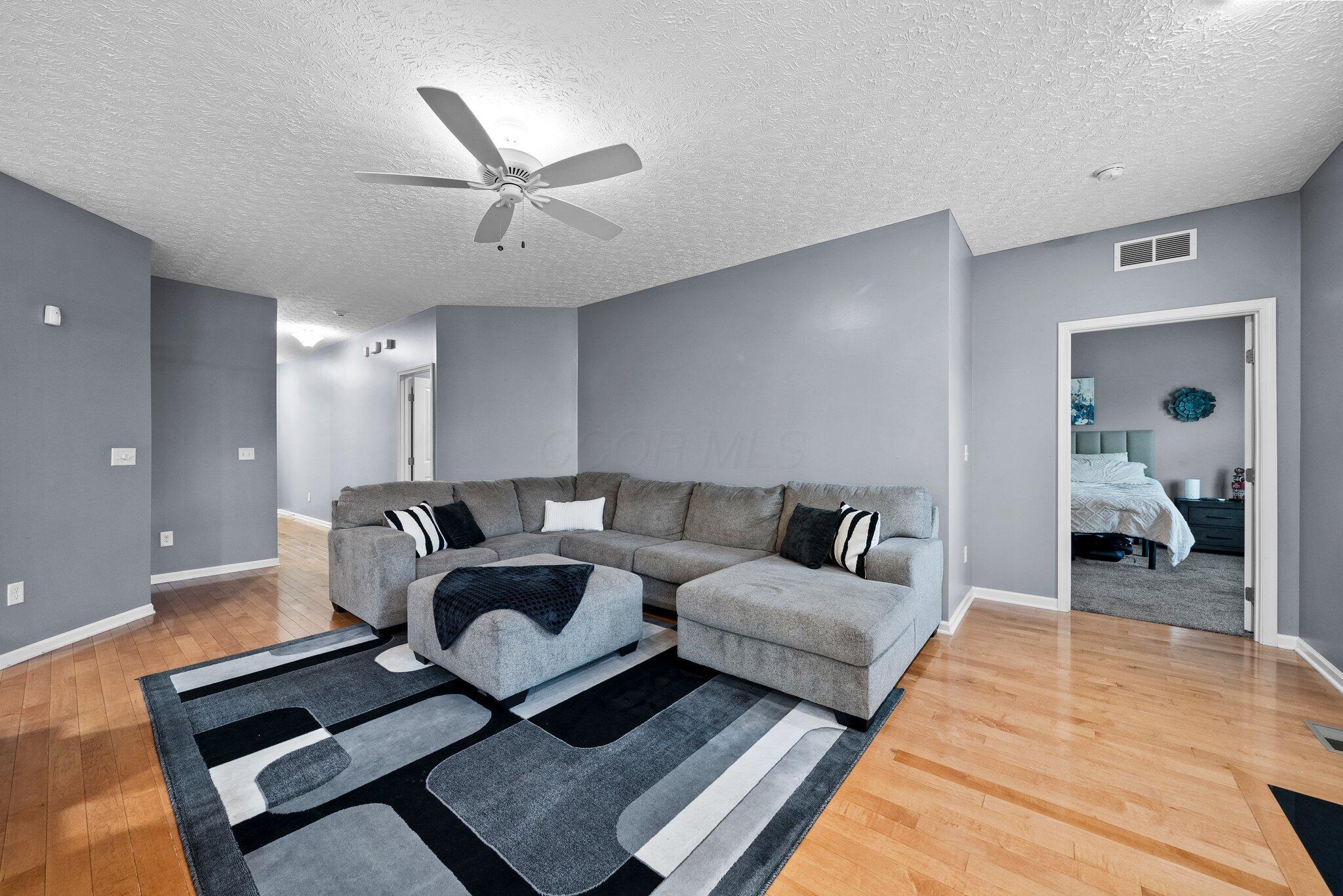 2010 Sugar Mill Drive, Pataskala, Ohio image 17