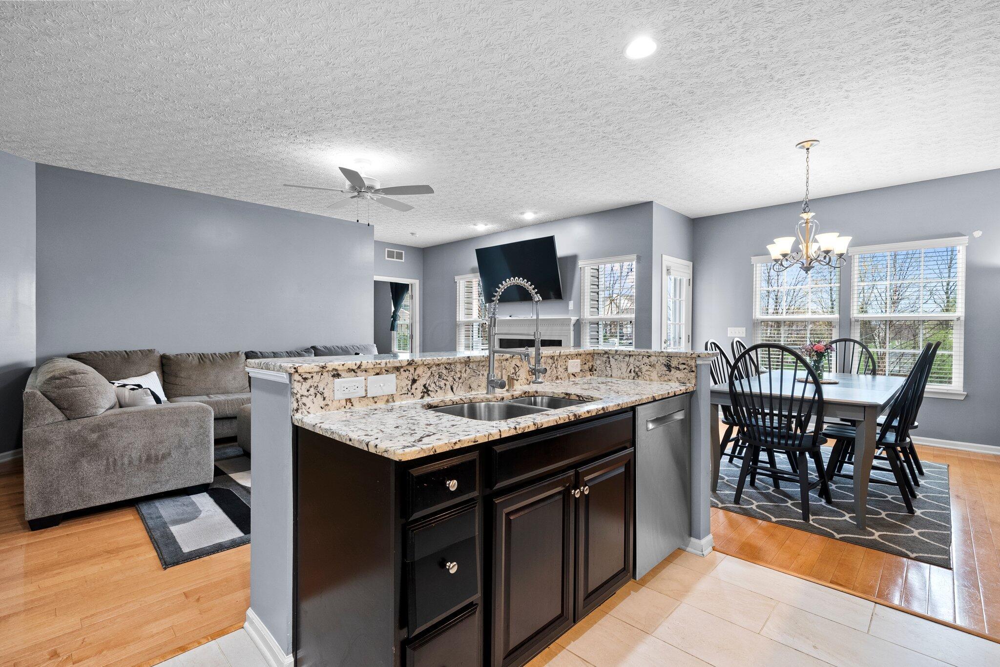 2010 Sugar Mill Drive, Pataskala, Ohio image 13