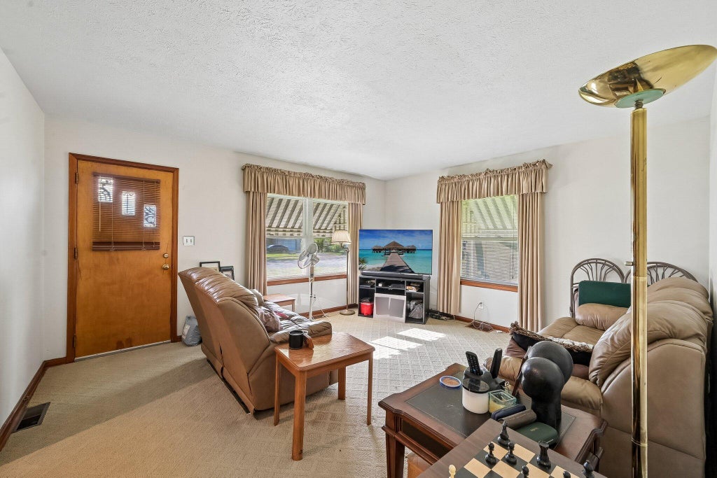 Photo of 1545 Fairwood Avenue, Columbus, OH 43206 (MLS # 226022659)