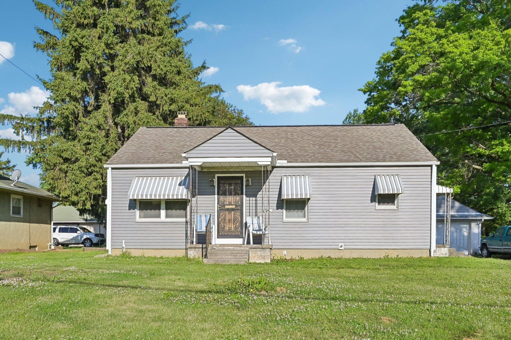 Photo of 1545 Fairwood Avenue, Columbus, OH 43206 (MLS # 226022659)