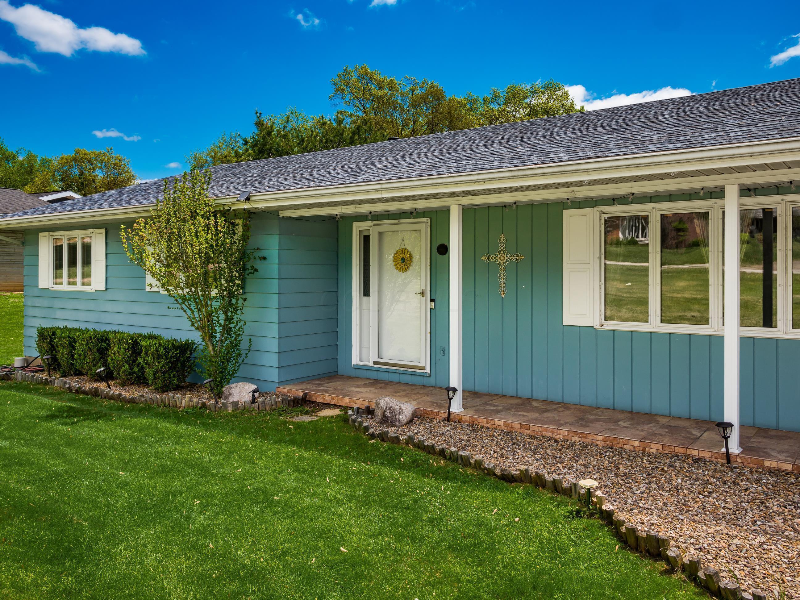 2800 E Military Road, Zanesville, Ohio image 2