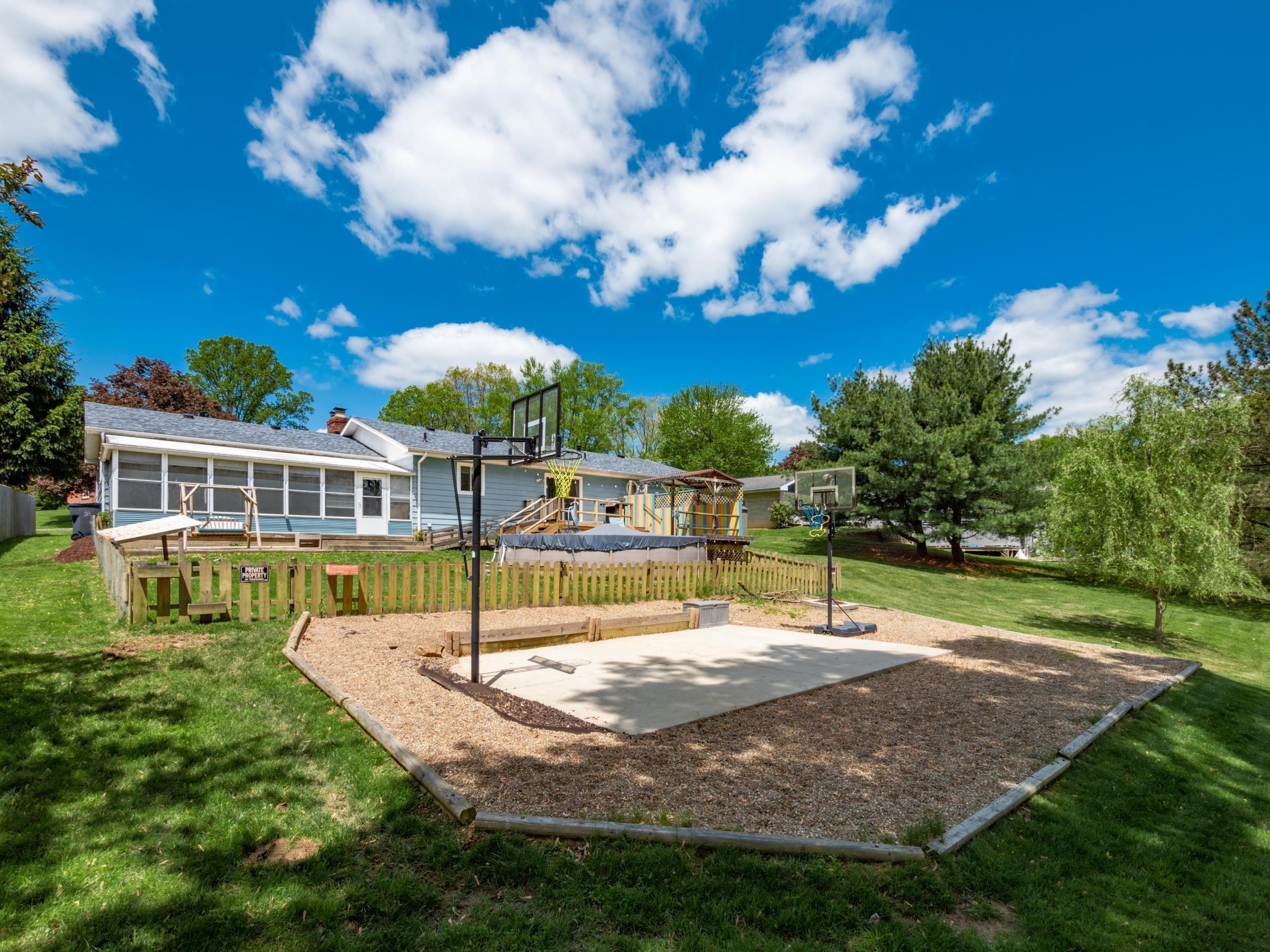 2800 E Military Road, Zanesville, Ohio image 35