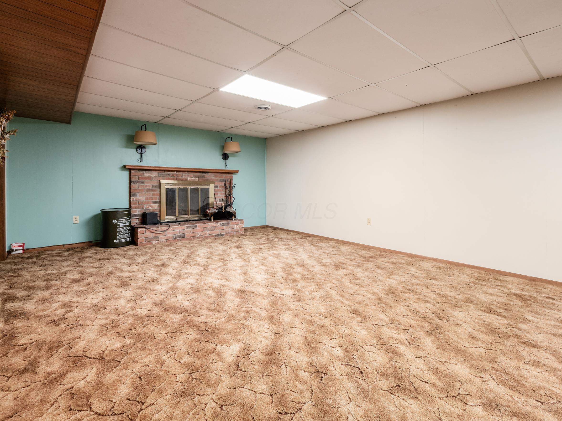 2800 E Military Road, Zanesville, Ohio image 25