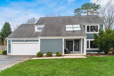 Photo of 271 Monsarrat Drive, Dublin, OH 43017 (MLS # 226009063)