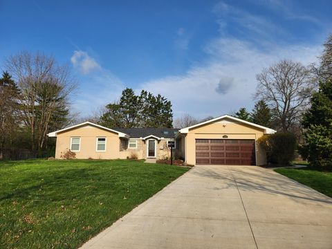 Photo of 4263 Gavin Lane, Columbus, OH 43220 (MLS # 226009736)