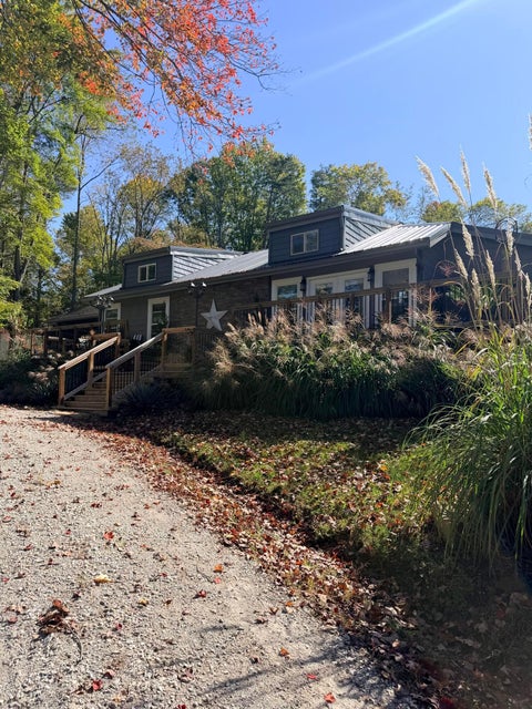 Photo of 901 Kato Court, Sugar Grove, OH 43155 (MLS # 226040545)
