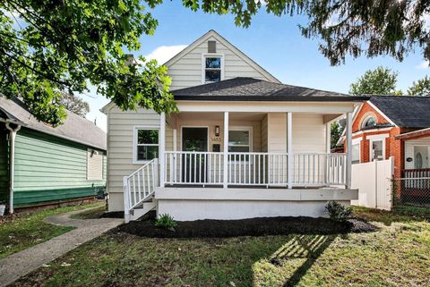 Photo of 1483 Arlington Avenue, Columbus, OH 43211 (MLS # 225038331)