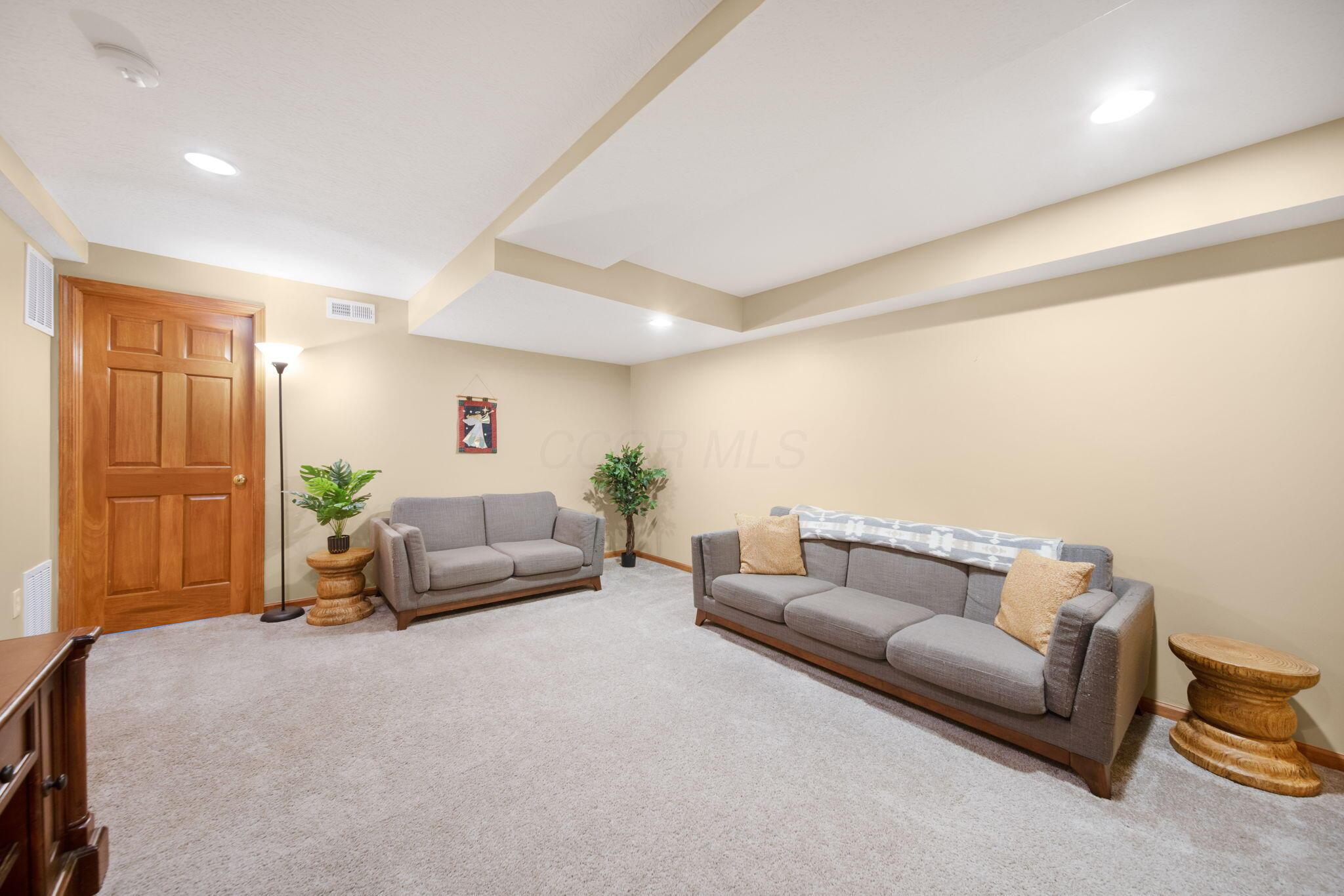 6199 Fairway Lane, Canal Winchester, Ohio image 32