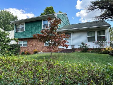 Photo of 1472 Blaine Drive, Columbus, OH 43227 (MLS # 226005160)