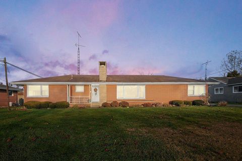 Homes For Sale - 260 Sunset Drive<br/> Newark, OH 43055