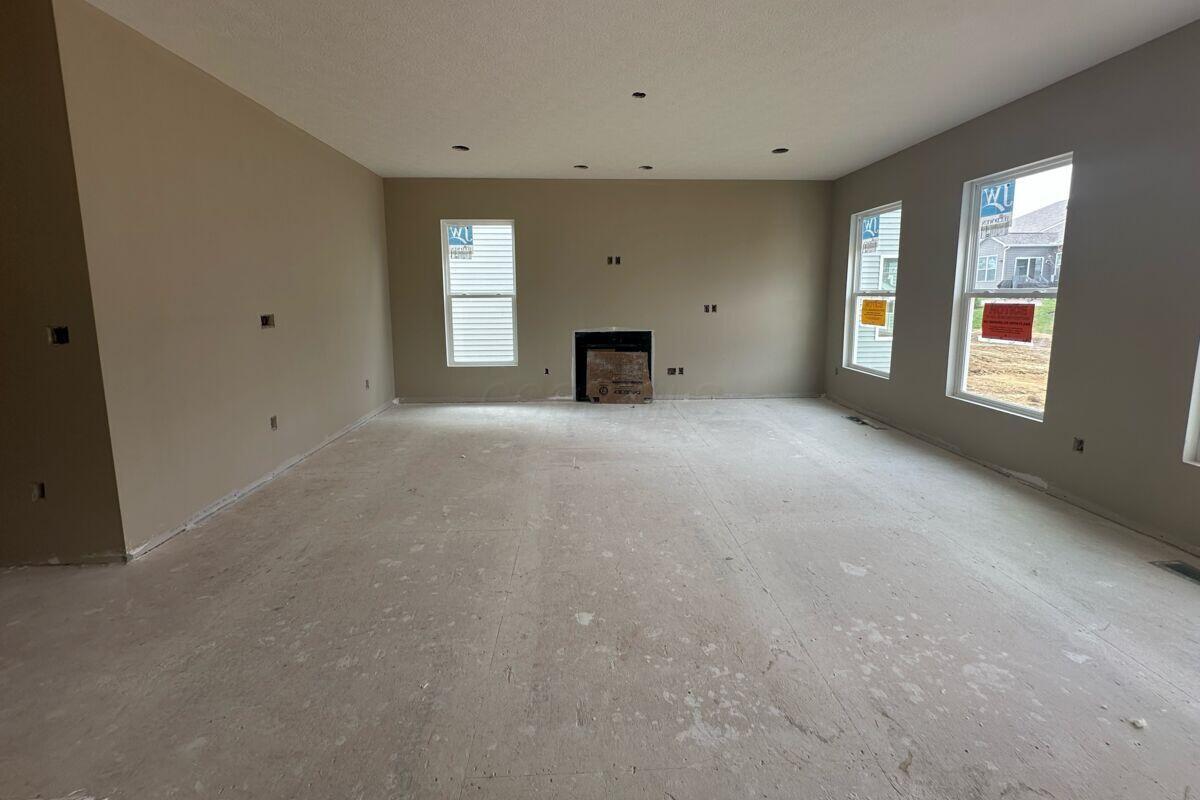 1012 Heimat Haus Drive, Grove City, Ohio image 3