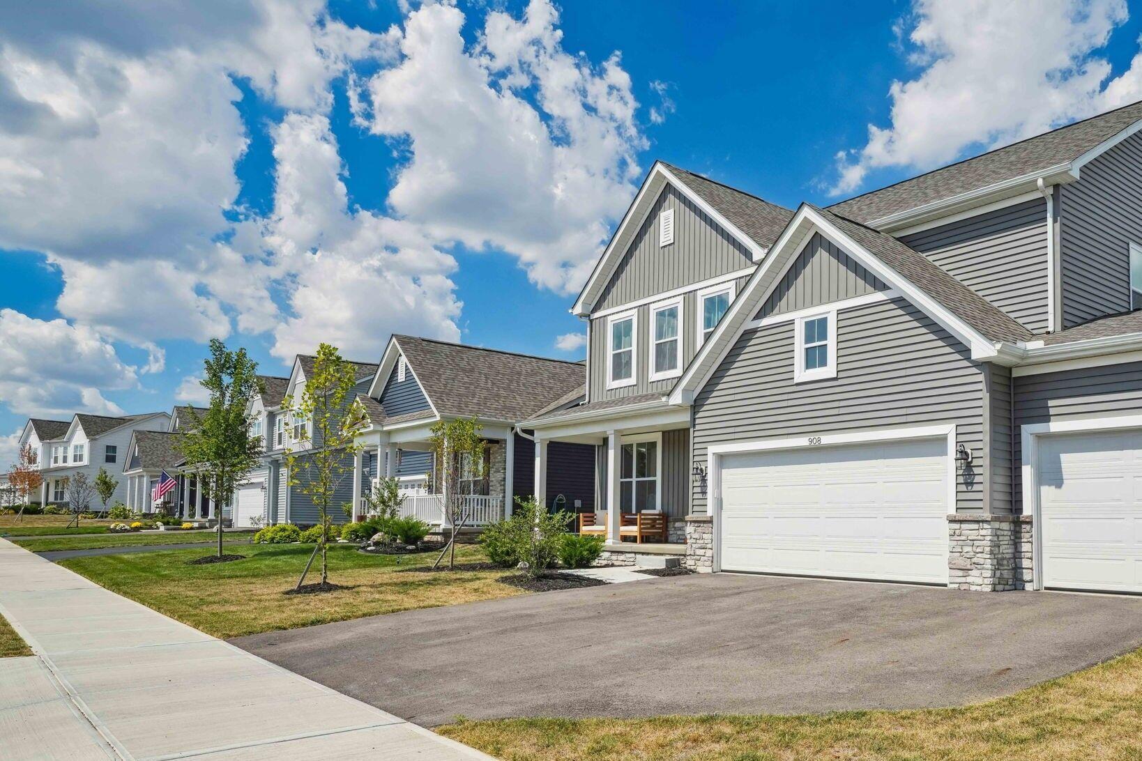 1012 Heimat Haus Drive, Grove City, Ohio image 9