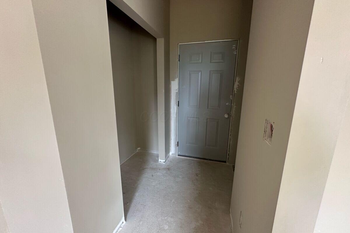 1012 Heimat Haus Drive, Grove City, Ohio image 4