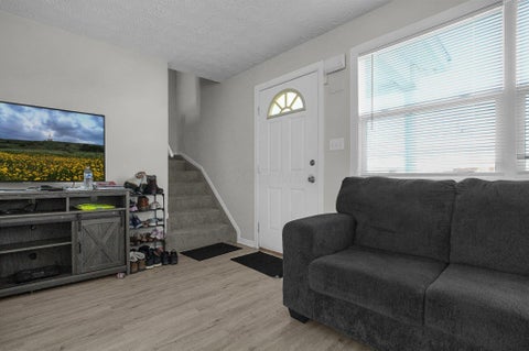 Tiny photo for 129 Buckeye Circle, Columbus, OH 43217 (MLS # 226029469)
