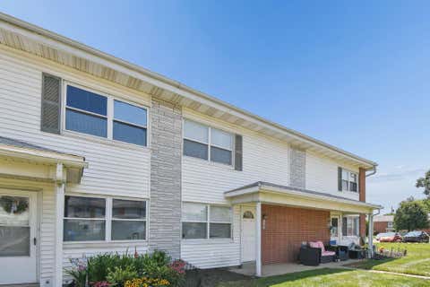 Tiny photo for 129 Buckeye Circle, Columbus, OH 43217 (MLS # 226029469)
