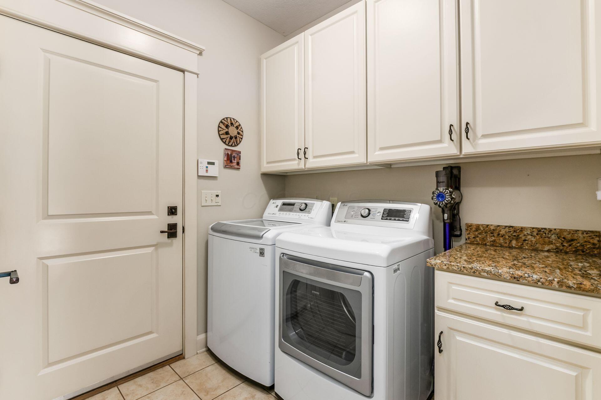 3795 Foresta Grand Drive, Powell, Ohio image 21