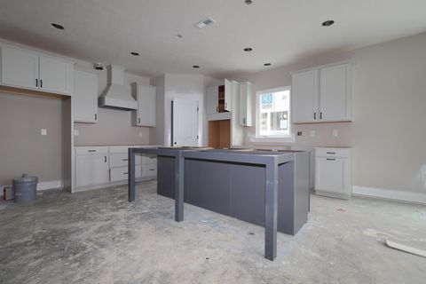 Tiny photo for 4541 Corsican Loop E, Hilliard, OH 43026 (MLS # 225045295)