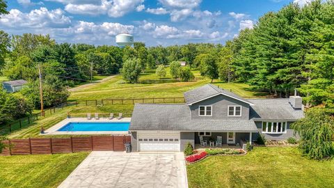 Photo of 9230 Blacklick Eastern Road NW, Pickerington, OH 43147 (MLS # 225031264)