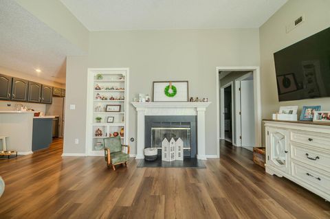 Tiny photo for 1242 Dunhurst Street, Circleville, OH 43113 (MLS # 226000774)