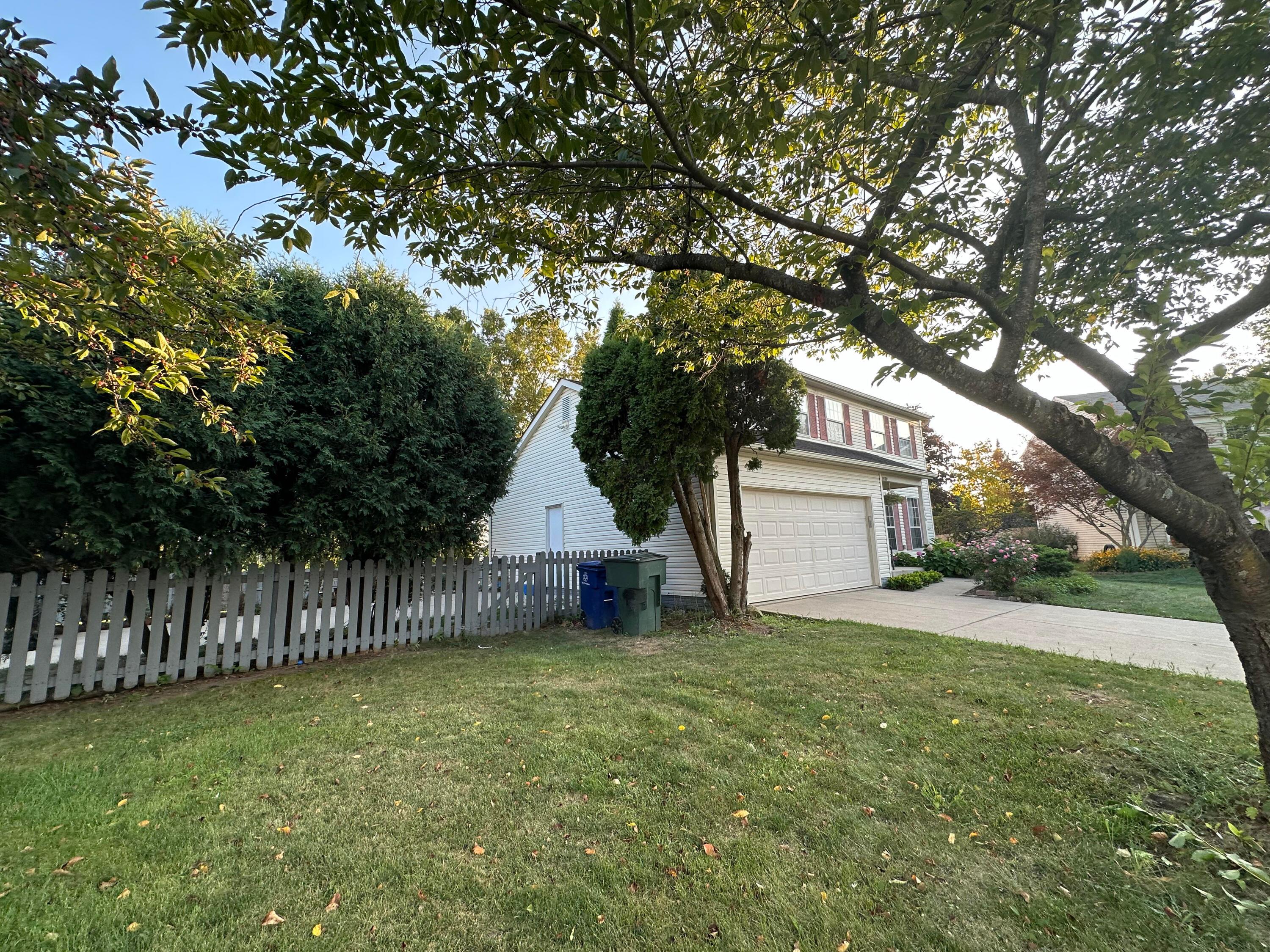 2630 Beacon Court, Hilliard, Ohio image 2