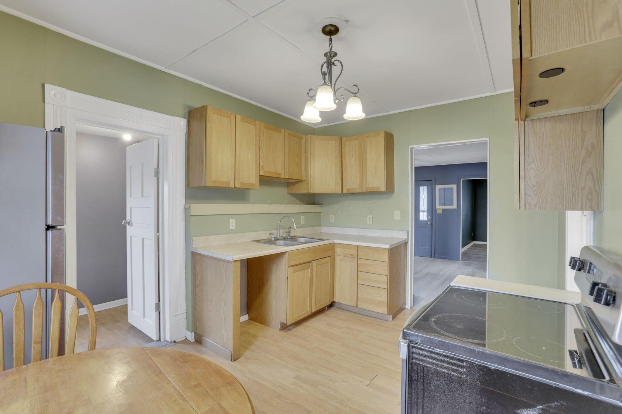 228 N Cedar Street, Newark, Ohio image 13