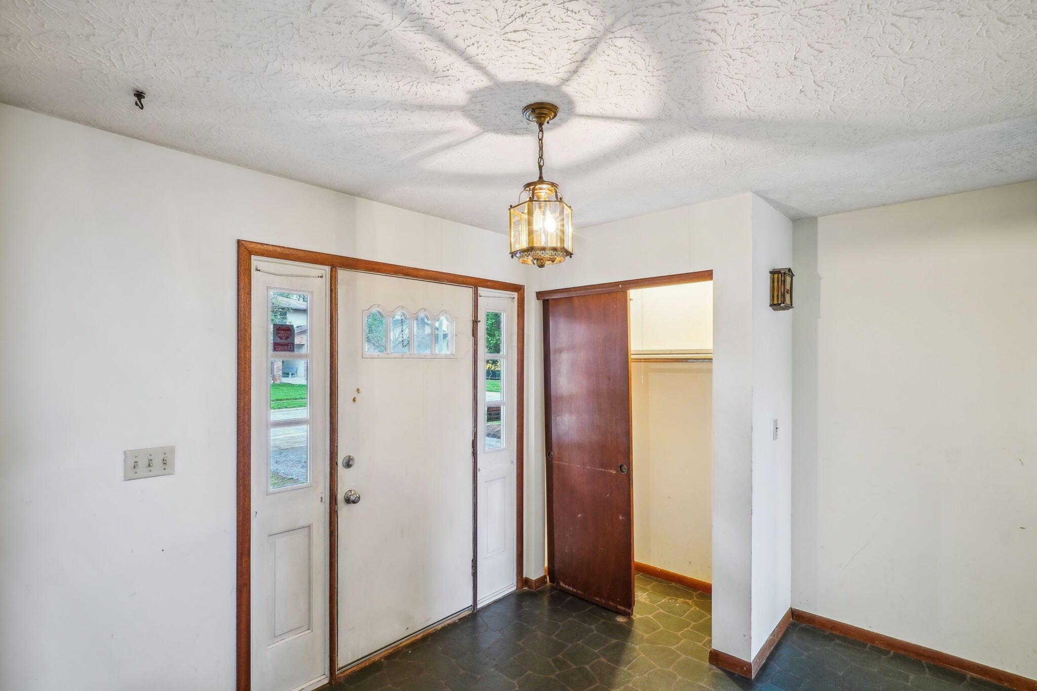 847 Promise Court, Reynoldsburg, Ohio image 3