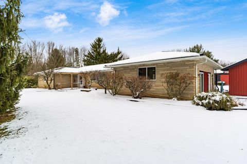 Photo of 99 Sharon Road SW, Pataskala, OH 43062 (MLS # 225044931)