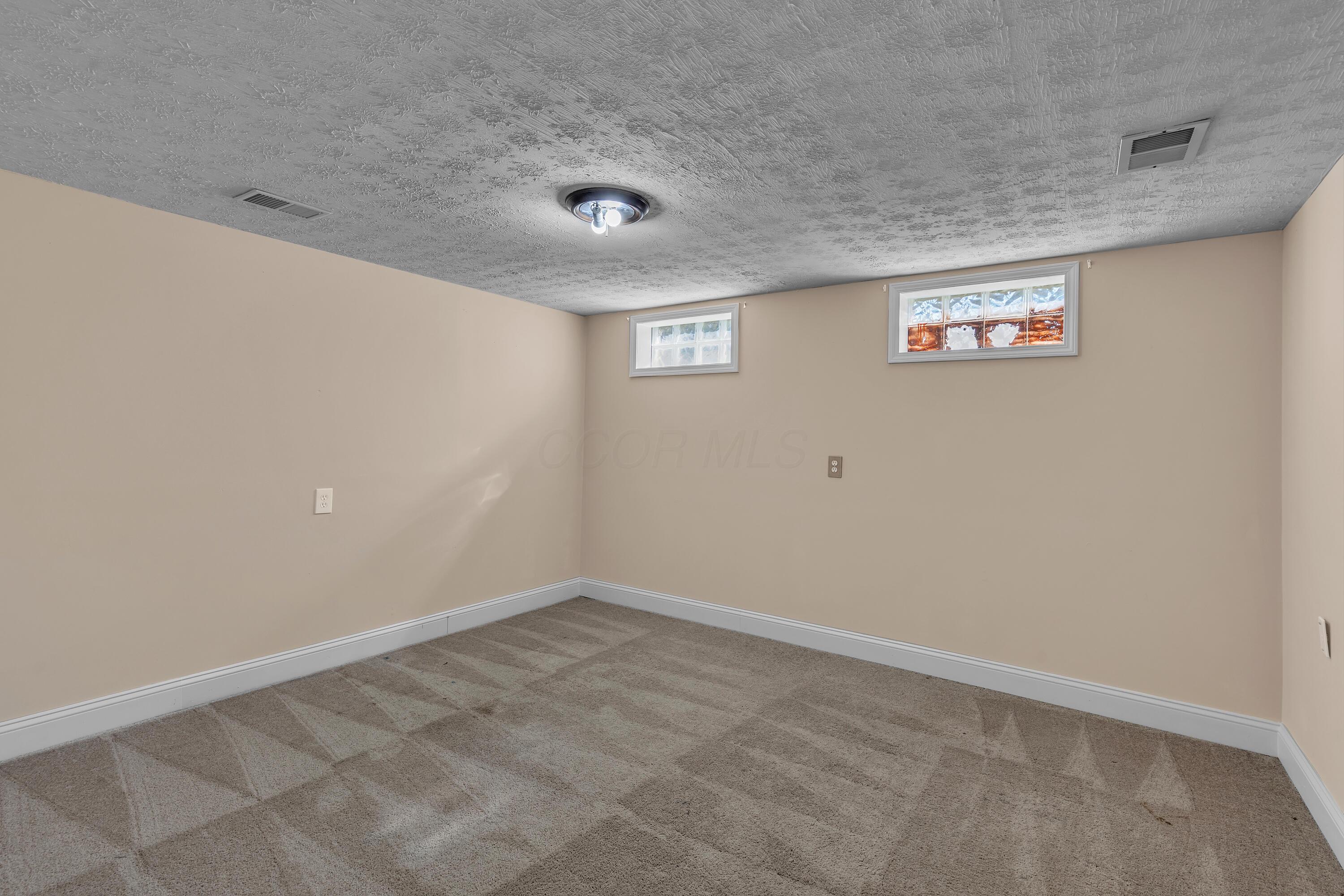 Columbus, Ohio 43229, United States, 3 Bedrooms Bedrooms, ,2 BathroomsBathrooms,Residential,Contingent,186615