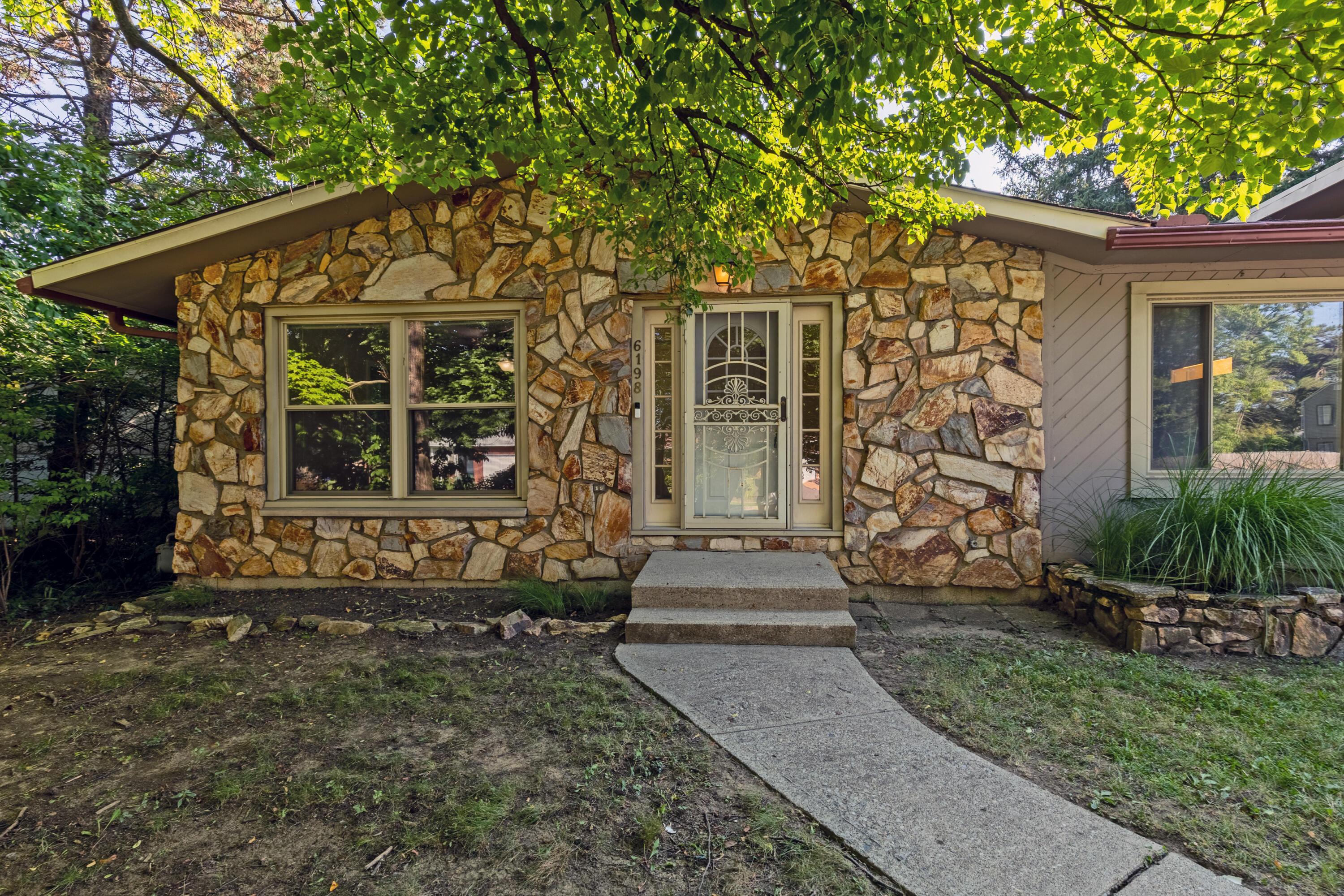 Columbus, Ohio 43229, United States, 3 Bedrooms Bedrooms, ,2 BathroomsBathrooms,Residential,Contingent,186615