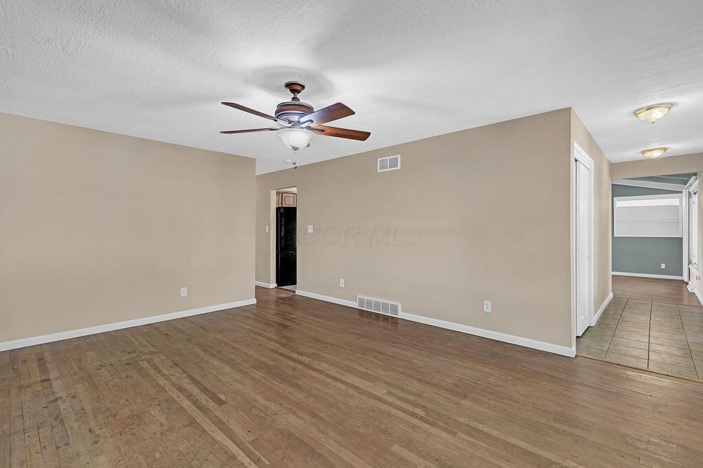 Columbus, Ohio 43229, United States, 3 Bedrooms Bedrooms, ,2 BathroomsBathrooms,Residential,Contingent,186615