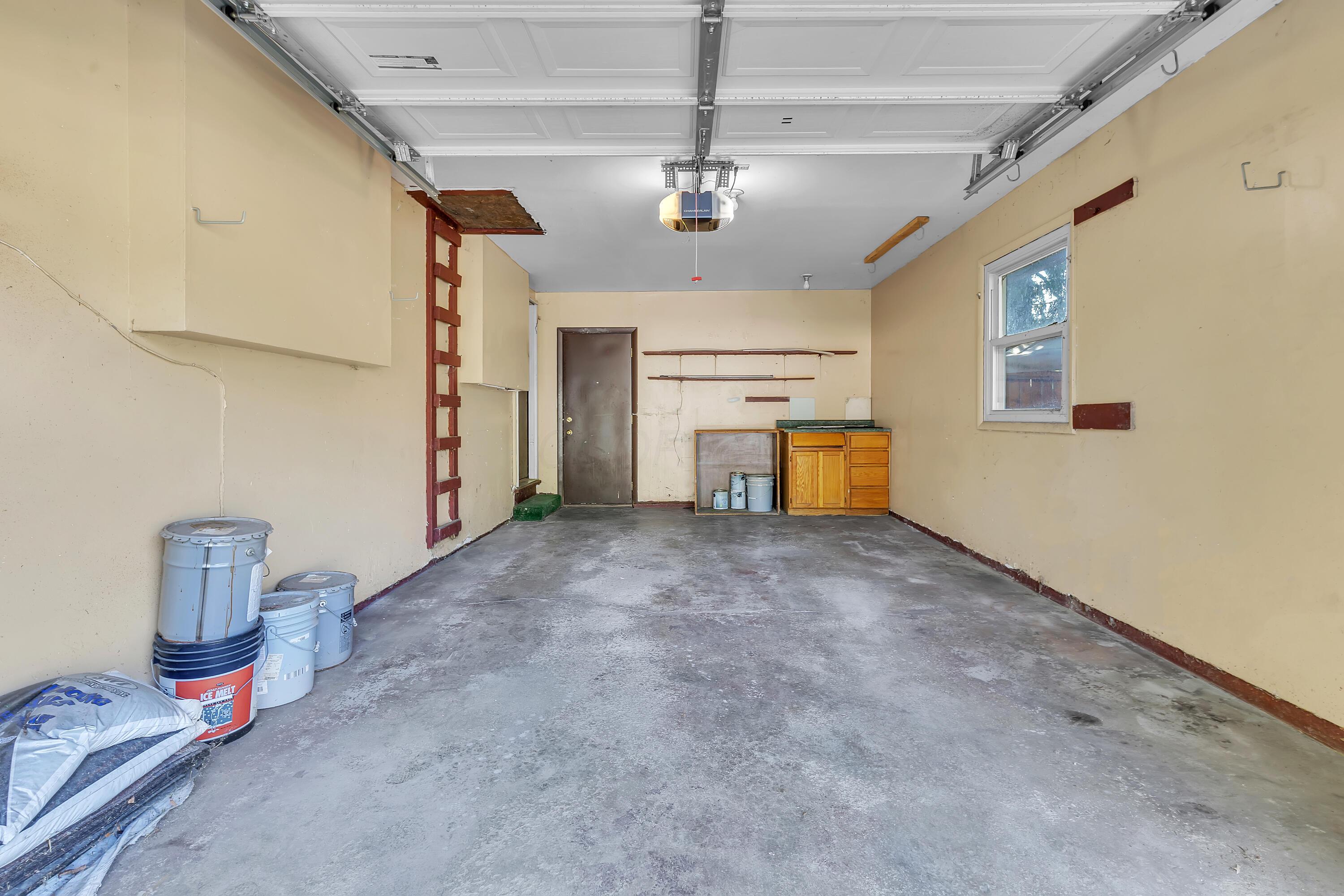 Columbus, Ohio 43229, United States, 3 Bedrooms Bedrooms, ,2 BathroomsBathrooms,Residential,Contingent,186615