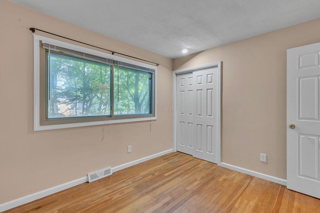 Columbus, Ohio 43229, United States, 3 Bedrooms Bedrooms, ,2 BathroomsBathrooms,Residential,Contingent,186615