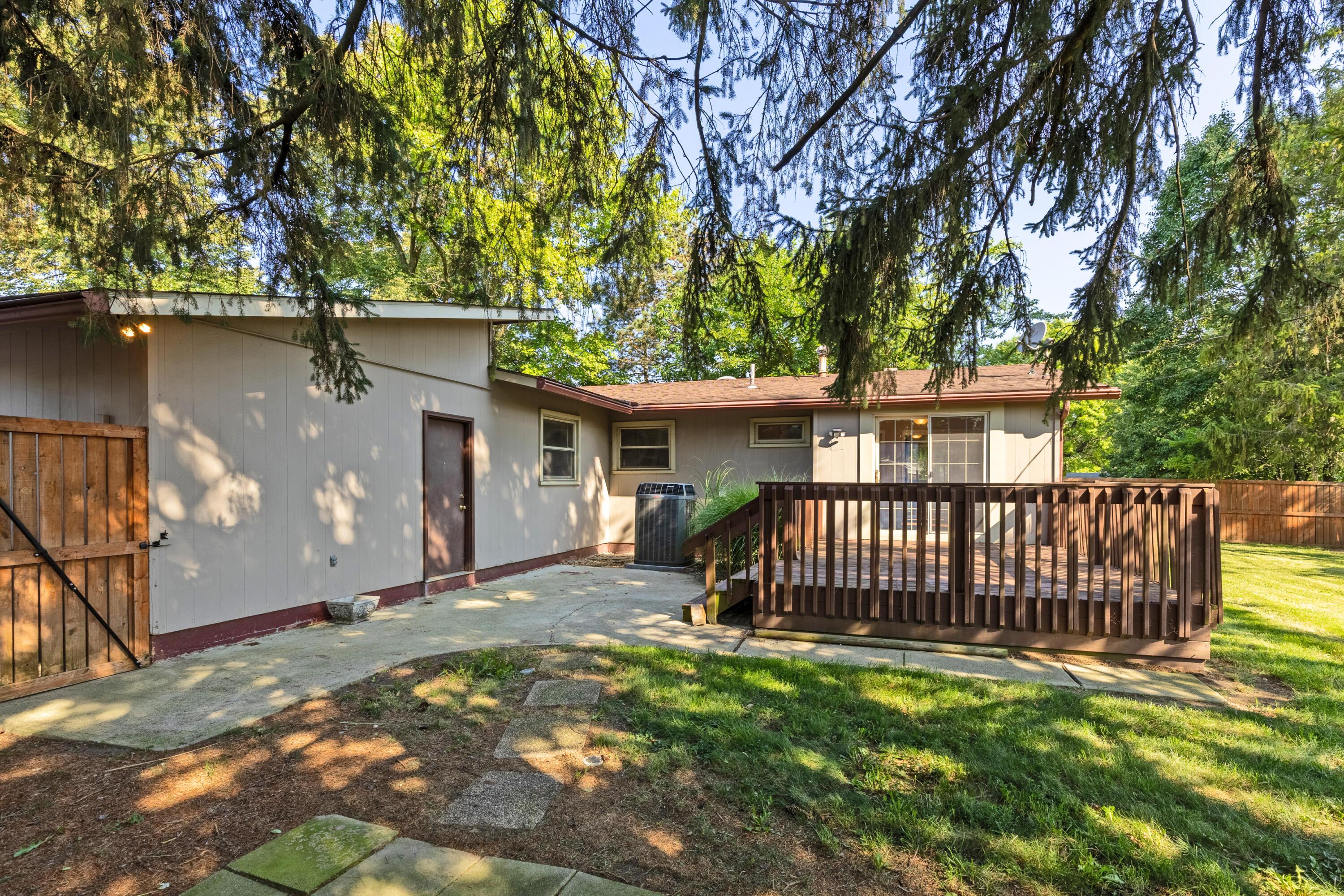 Columbus, Ohio 43229, United States, 3 Bedrooms Bedrooms, ,2 BathroomsBathrooms,Residential,Contingent,186615