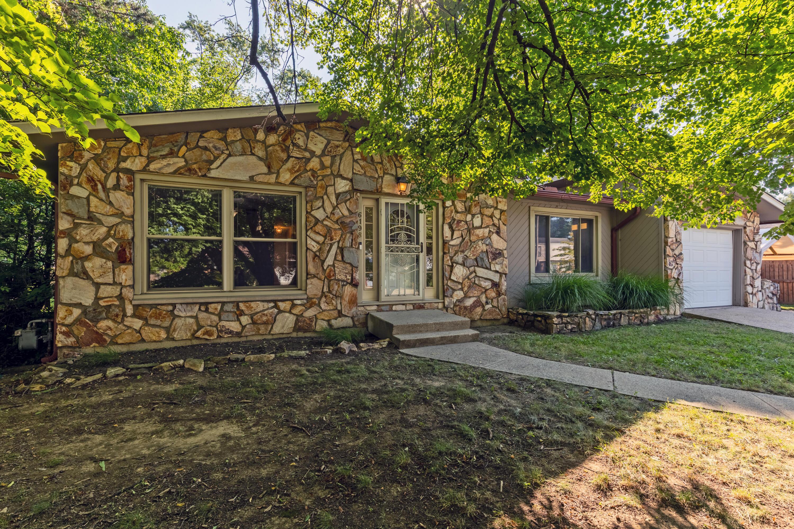 Columbus, Ohio 43229, United States, 3 Bedrooms Bedrooms, ,2 BathroomsBathrooms,Residential,Contingent,186615