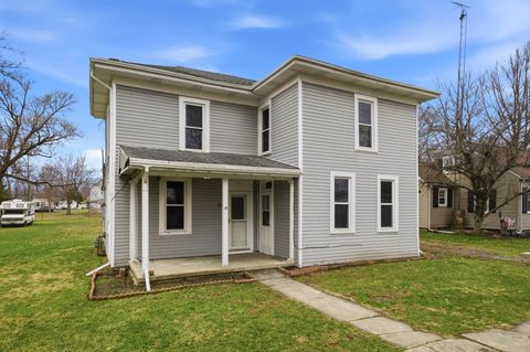 Photo of 327 N High Street, Caledonia, OH 43314 (MLS # 226008124)