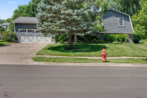 Photo of 105 Granby Place W, Westerville, OH 43081 (MLS # 226031055)