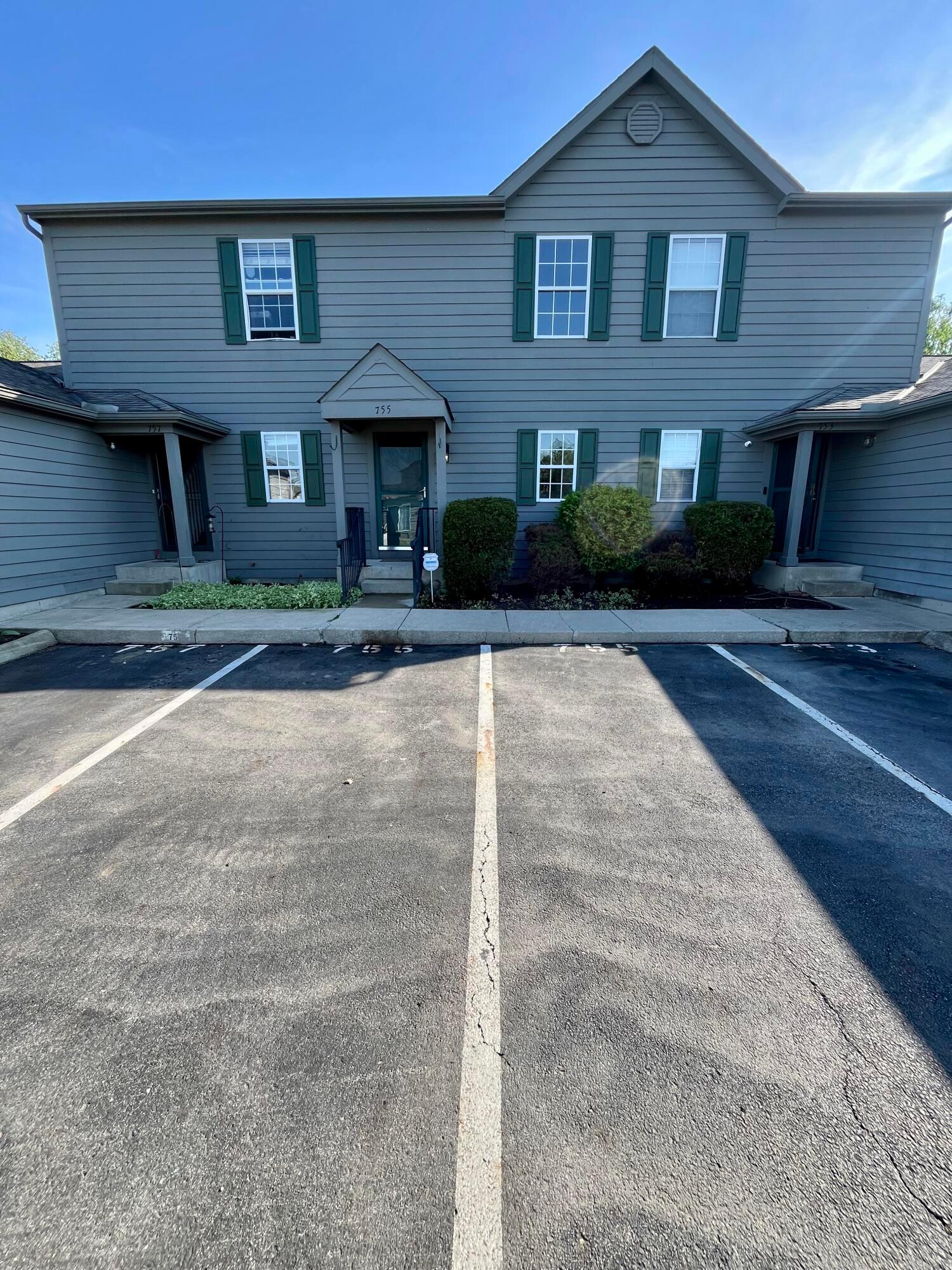 755 Parkbluff Way, Lewis Center, Ohio image 2