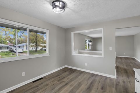 Tiny photo for 1673 Liscomb Road, Columbus, OH 43207 (MLS # 226003534)