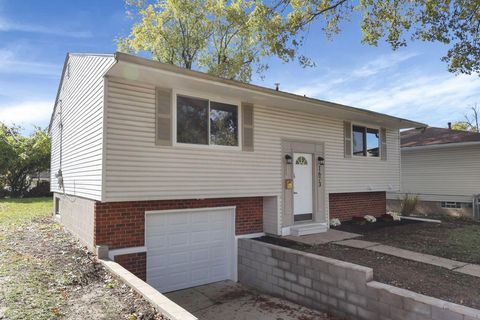 Tiny photo for 1673 Liscomb Road, Columbus, OH 43207 (MLS # 226003534)