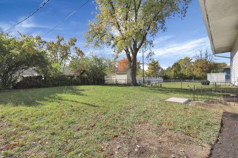 Tiny photo for 1673 Liscomb Road, Columbus, OH 43207 (MLS # 226003534)