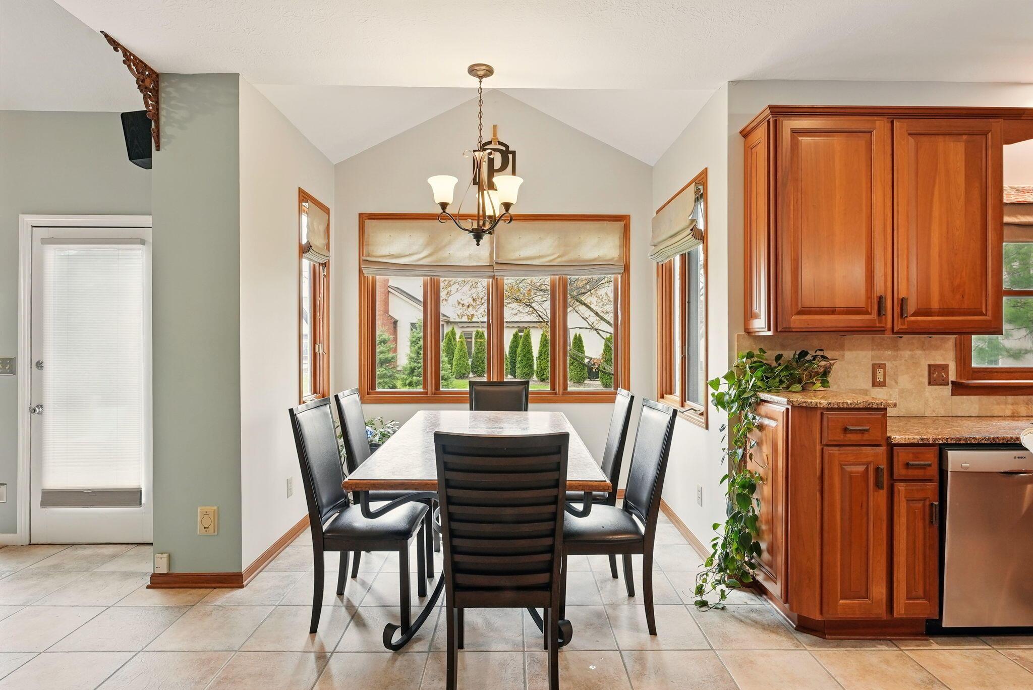 5553 Forest Knoll Court, Dublin, Ohio image 10