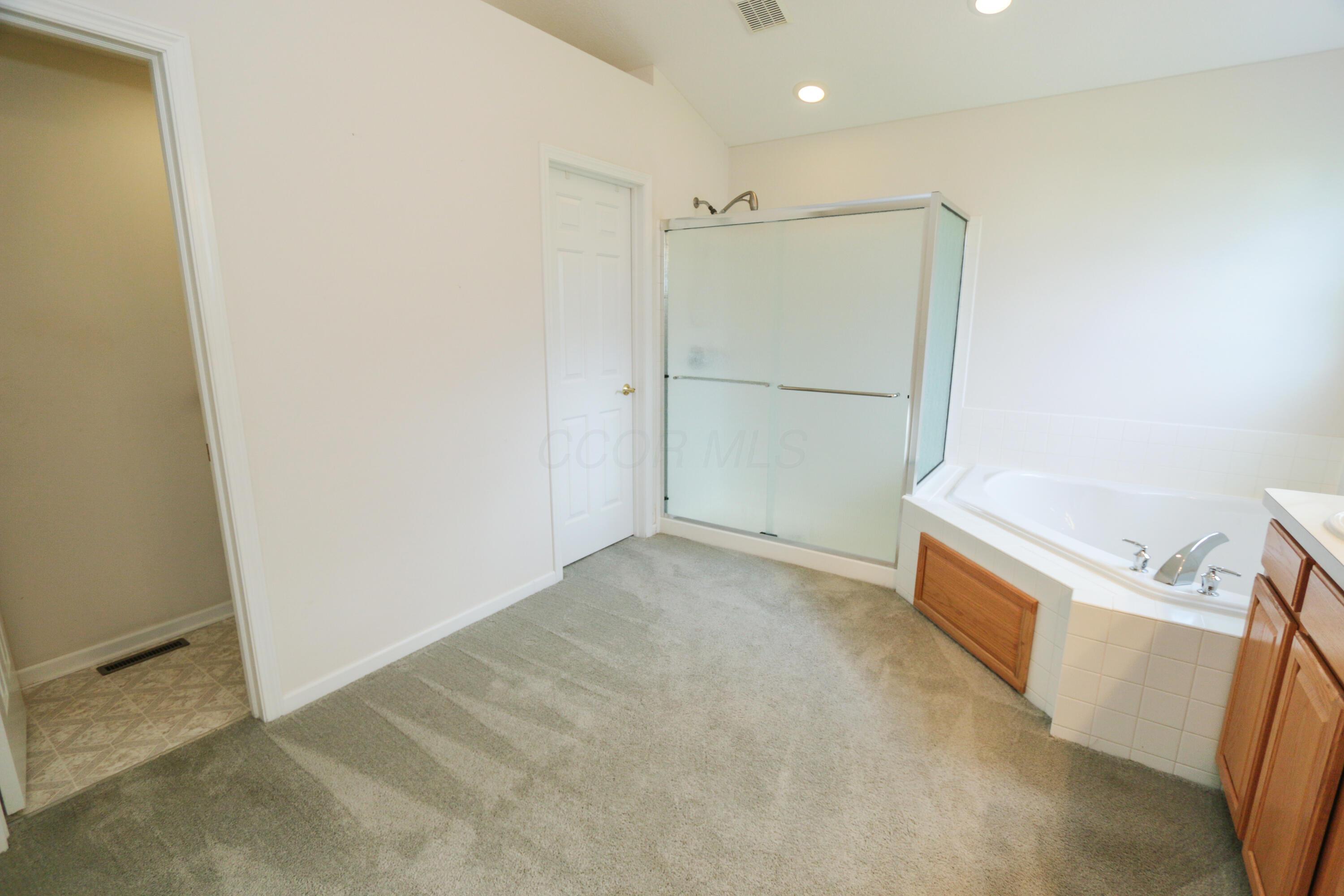 7553 Indian Creek Way, Powell, Ohio image 37