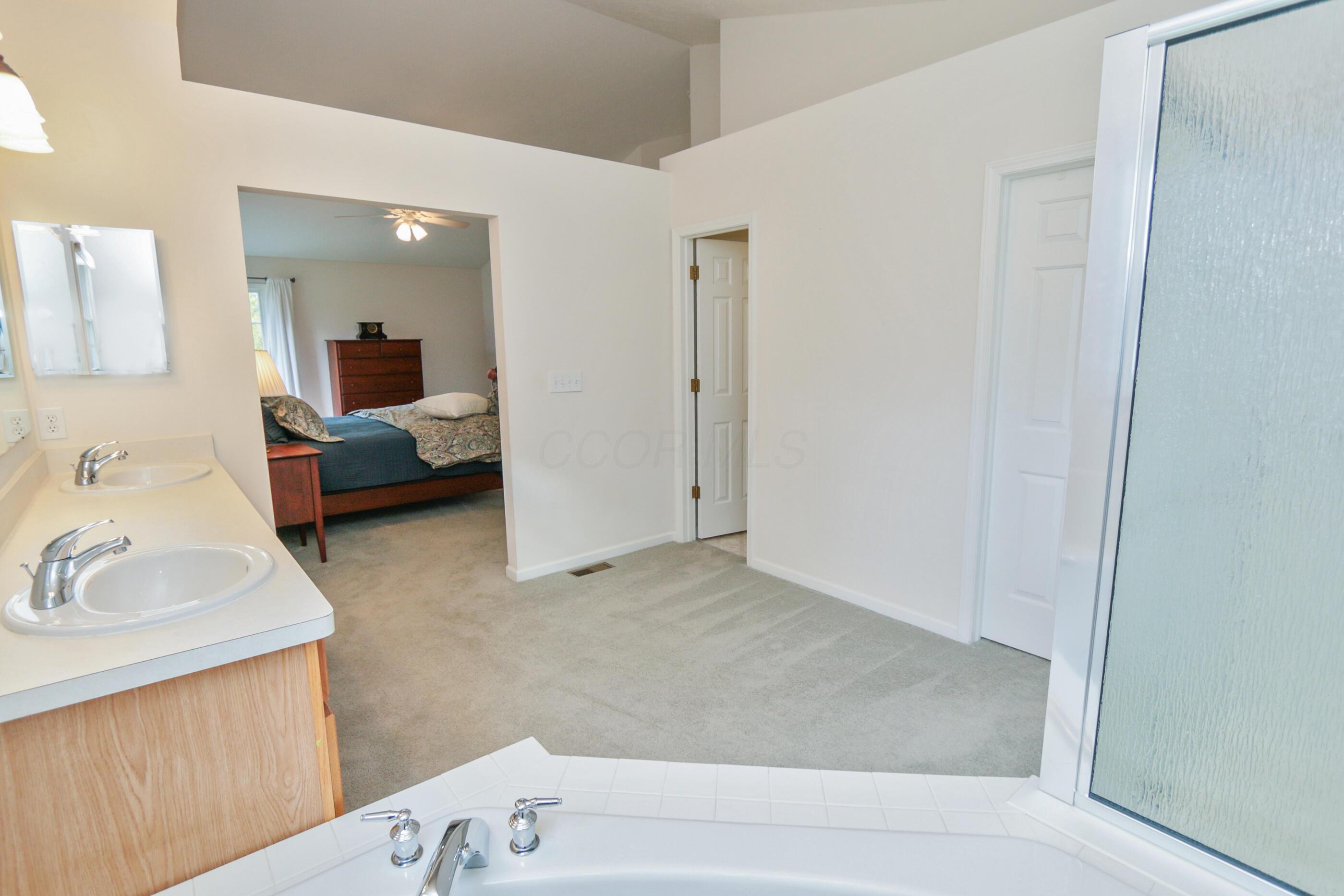 7553 Indian Creek Way, Powell, Ohio image 36