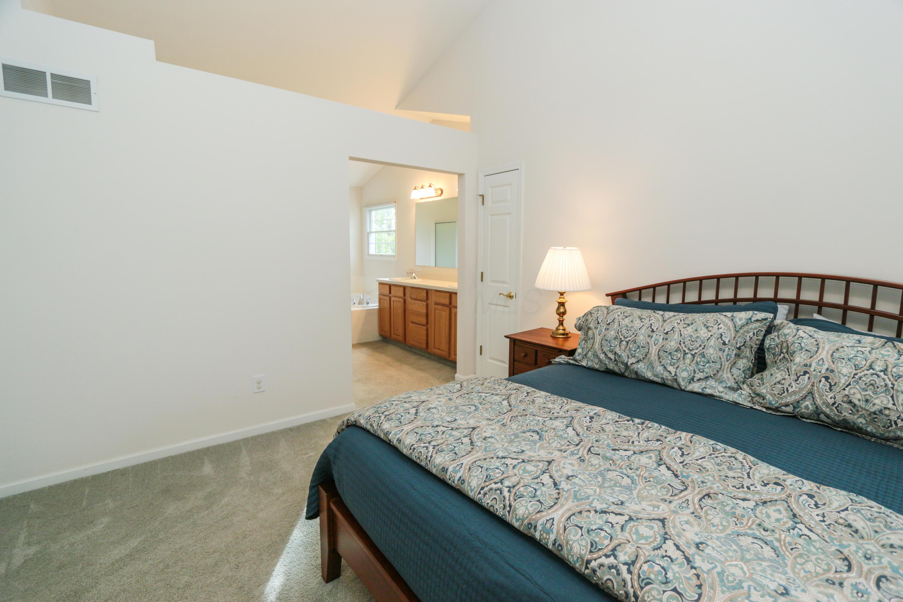 7553 Indian Creek Way, Powell, Ohio image 33
