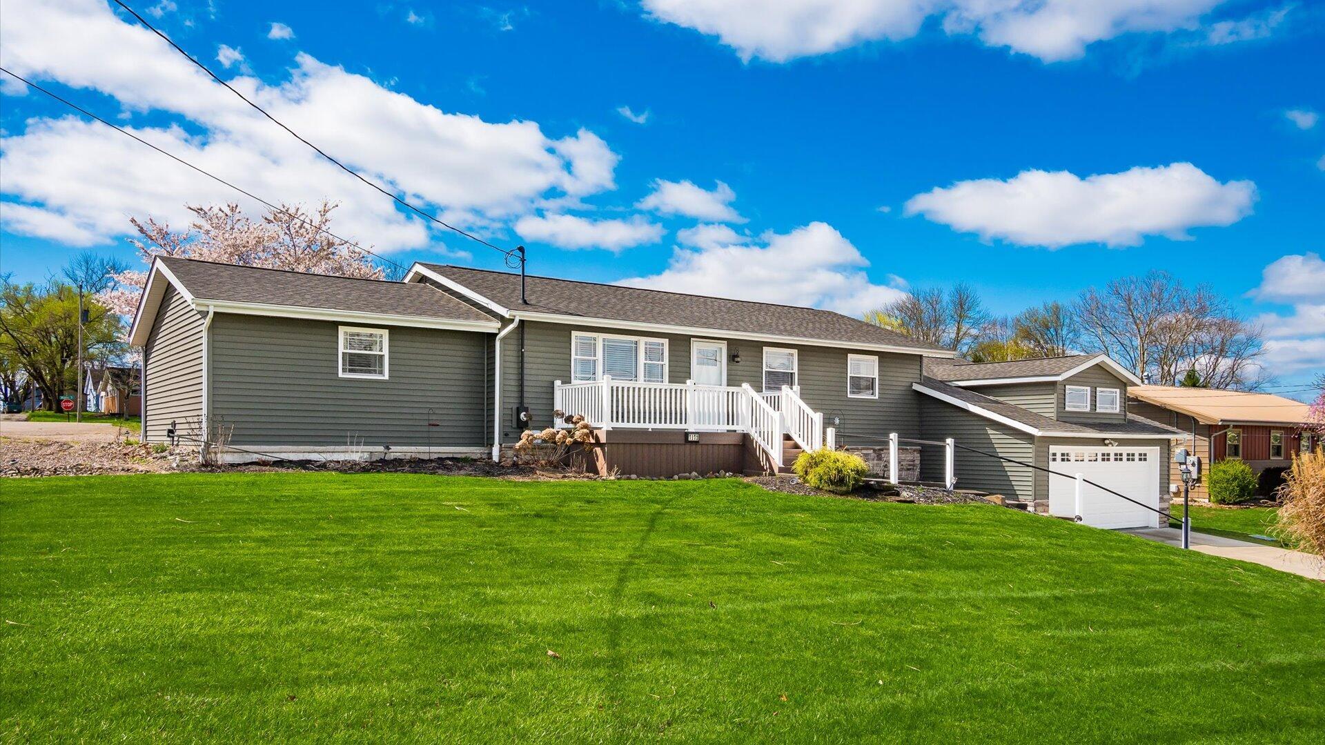 7172 Dean Drive, Cambridge, Ohio image 1