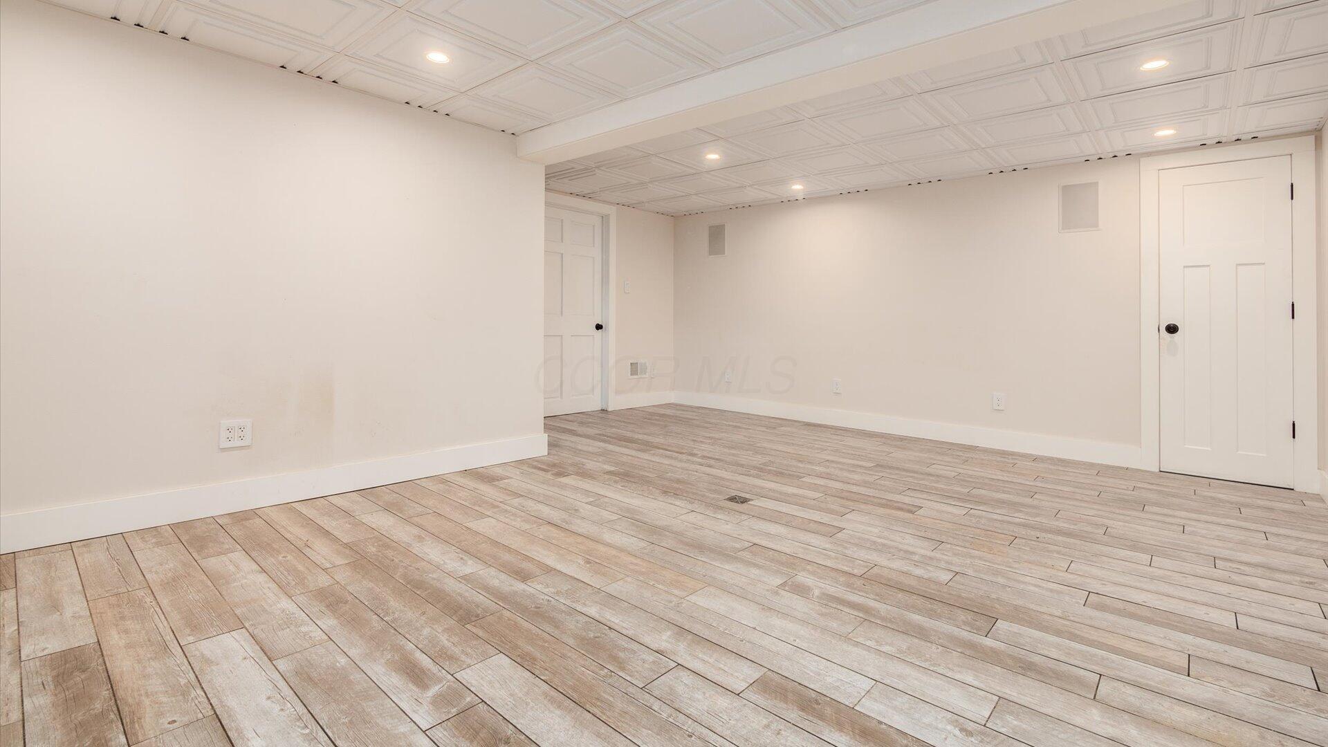 7172 Dean Drive, Cambridge, Ohio image 35