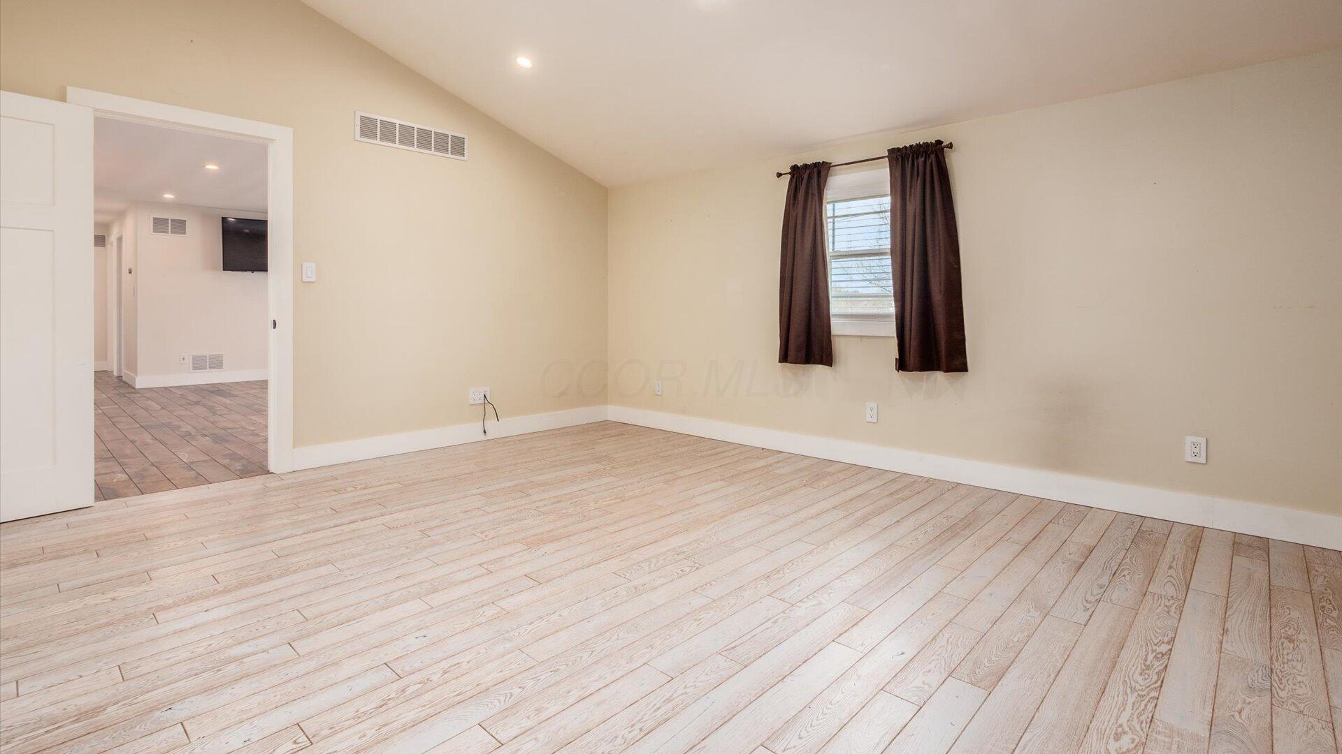 7172 Dean Drive, Cambridge, Ohio image 23