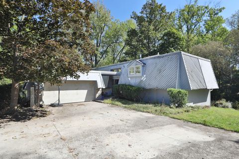 Photo of 777 Lakeshore Drive, Columbus, OH 43235 (MLS # 225037784)