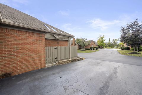 Tiny photo for 2430 Sportsman Drive, Grove City, OH 43123 (MLS # 225037375)